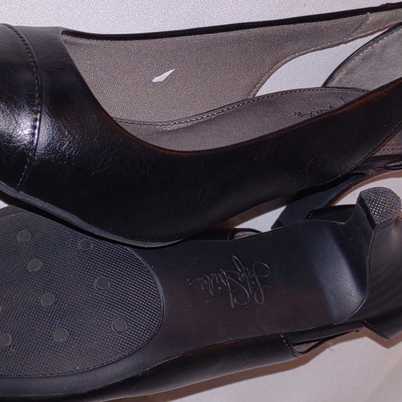 Life Stride black 3" heels, Kizzy style, size 7.5M - Picture 3 of 5